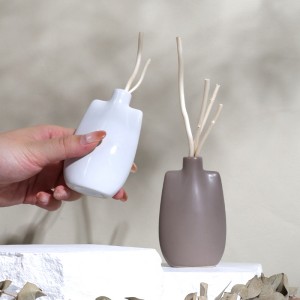 ODM Elegance and Practicality Ceramic Gentlemen’s Stopper Aroma Diffuser