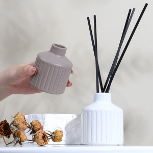 ODM Decoration Unique Ceramic Cylinder-Shaped Striped Perfume Aromatherapy Bottle Diffuser