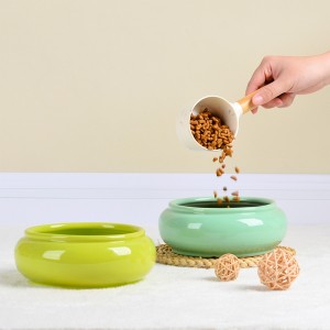 ODM Pet Accessories Cut Cylinder Belly Shape Fishbone Embossed Decorations Ceramic Cat Dog Food Bowl