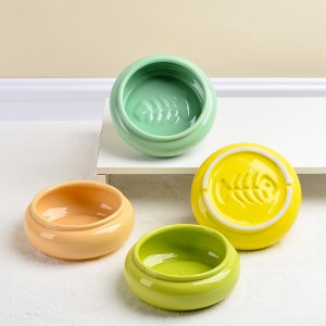 ODM Pet Accessories Cut Cylinder Belly Shape Fishbone Embossed Decorations Ceramic Cat Dog Food Bowl