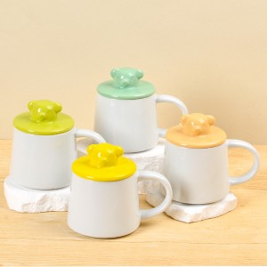 Factory Glazed Handmade Fishbone Embossed Ceramic Funny Coffee Mug Whit Dog and Cat Head Lid