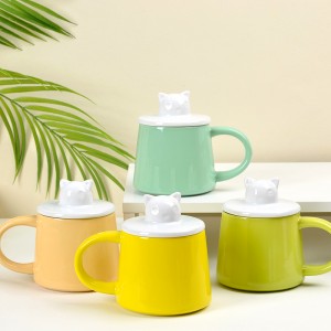 Factory Glazed Handmade Fishbone Embossed Ceramic Funny Coffee Mug Whit Dog and Cat Head Lid
