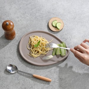 ODM Decorative Ceramic Glazed Waterdrop-Shaped Breakfast Plate