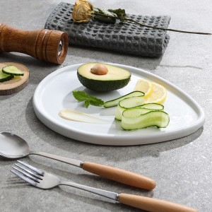 ODM Decorative Ceramic Glazed Waterdrop-Shaped Breakfast Plate