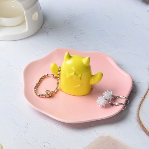 ODM Decorative Little Monsters Shape Rings Earrings Bracelets Ceramic Stoneware Jewelry Tra