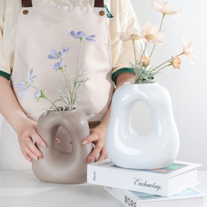 High-Quality Modern Decorative Ceramic Round Tube Fluid Creative Vase