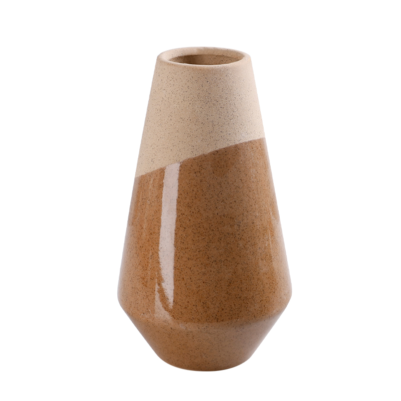 Modern-Matte-Ceramic-Vase (1)
