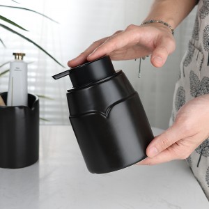 ODM 5-Piece Ceramic V-Shaped Collar Design Black Bathroom Soap Holder Set