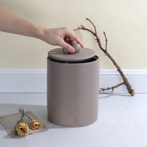 Decorative Ceramic Hotel Bathroom Toilet Accessory Elegant Ceramic V-Shaped Waste Bin Trash Can