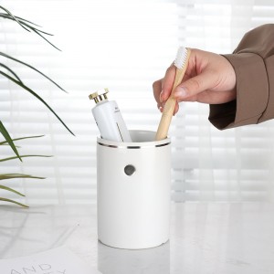 Factory Supplier Home Decorations White 3-Piece Soap Dish Tumbler Soap Dispenser Bathroom Ceramic Set