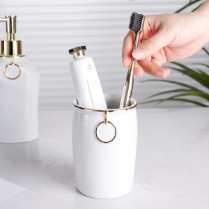 Modern White 4-Piece Ceramic Bathroom Accessory Set