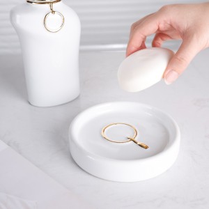 Modern White 4-Piece Ceramic Bathroom Accessory Set