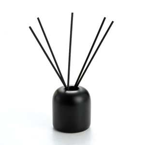 Round Decorative Unique Ceramic Aroma Oil Bottle with Reed Diffuser