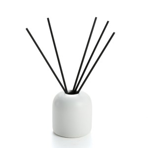 Round Decorative Unique Ceramic Aroma Oil Bottle with Reed Diffuser