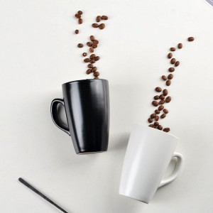 Glazed Custom Logo Modern Black and White Ceramic 12 Oz Coffee Mug